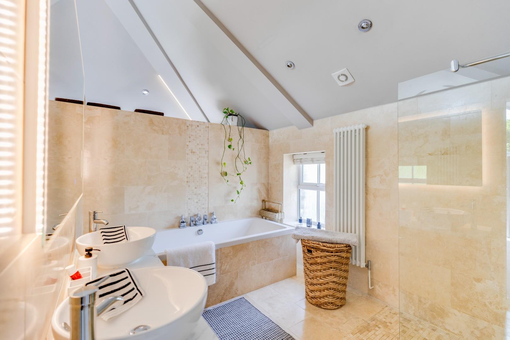 Foxleigh House, Trerhyngyll, Nr Cowbridge, Vale Of Glamorgan, CF71 7TN